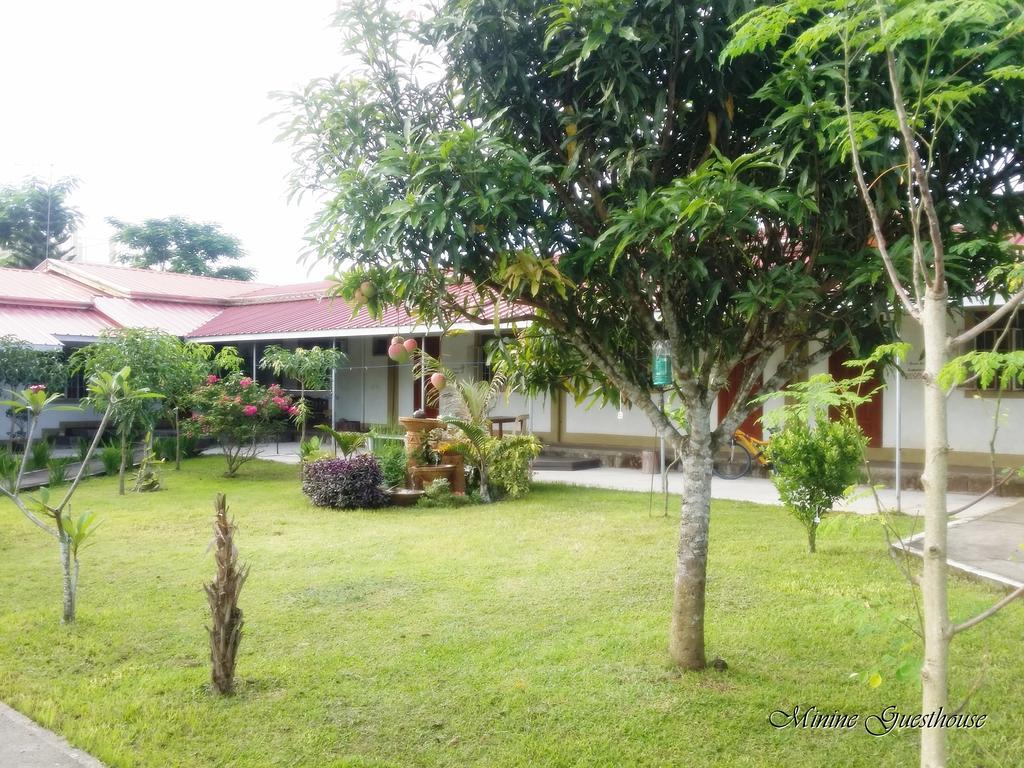 Minine Guesthouse Silang Buitenkant foto
