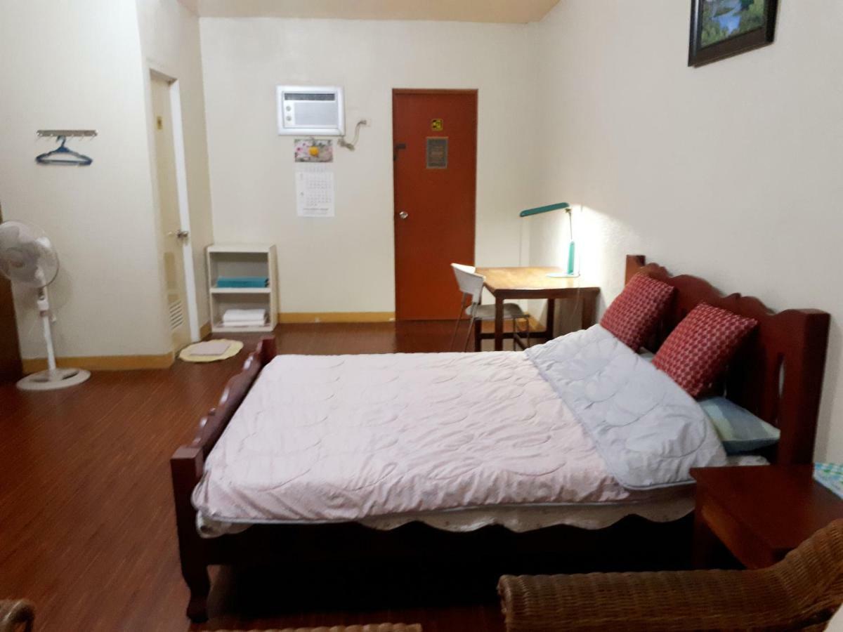 Minine Guesthouse Silang Buitenkant foto