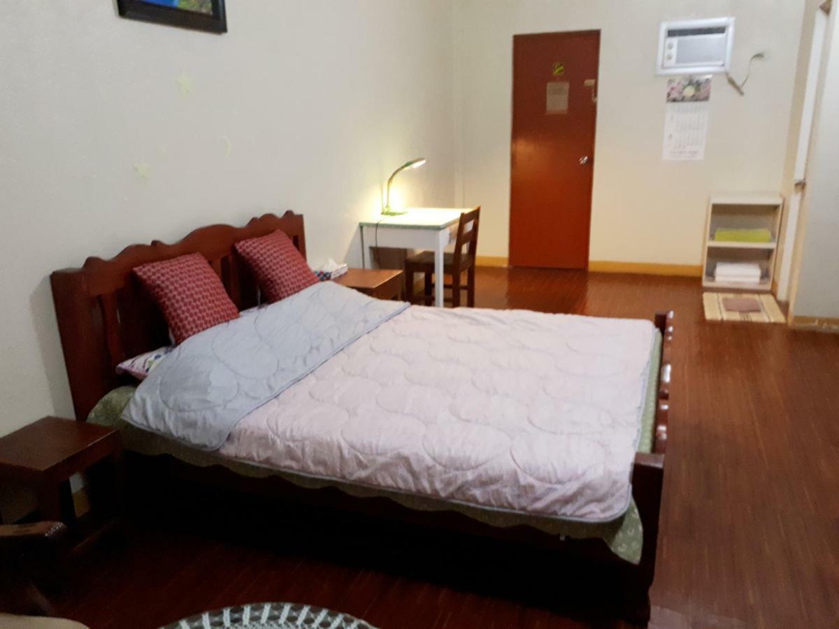 Minine Guesthouse Silang Buitenkant foto