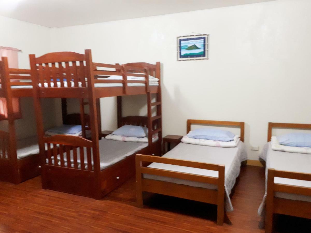 Minine Guesthouse Silang Buitenkant foto