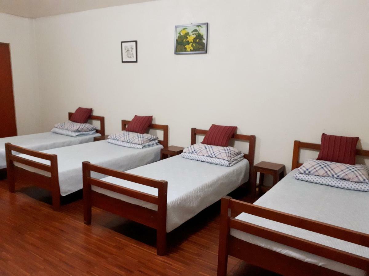 Minine Guesthouse Silang Buitenkant foto
