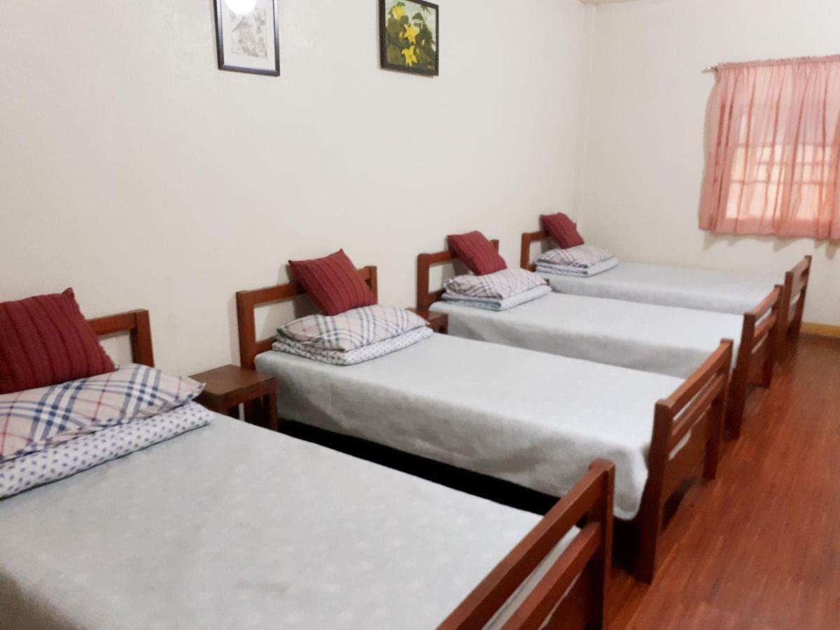 Minine Guesthouse Silang Buitenkant foto