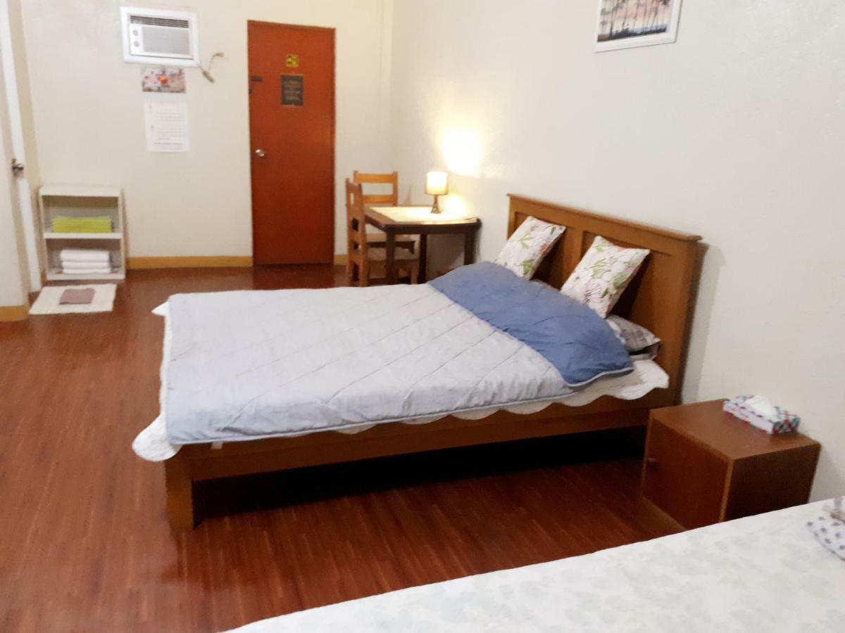 Minine Guesthouse Silang Buitenkant foto