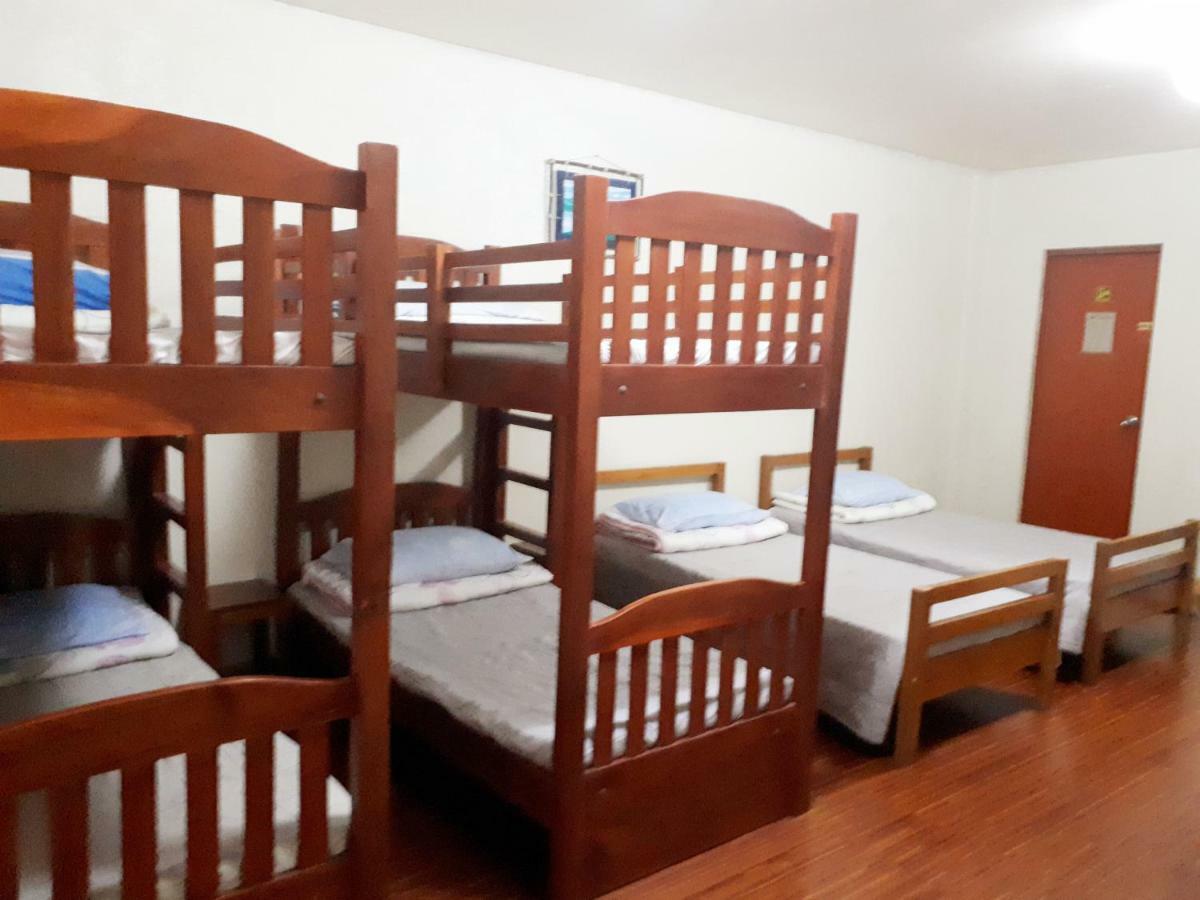 Minine Guesthouse Silang Buitenkant foto
