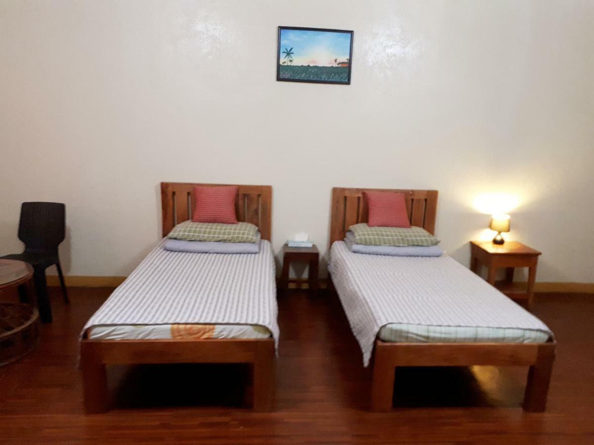 Minine Guesthouse Silang Buitenkant foto