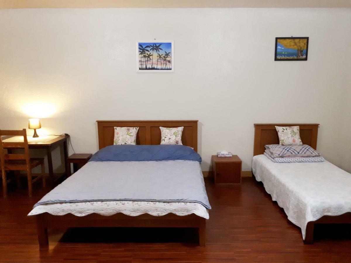 Minine Guesthouse Silang Buitenkant foto